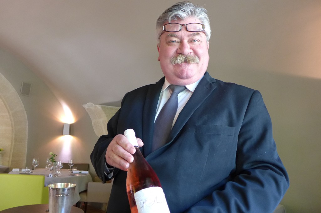 Jean-Luc Sauron au service des vins © GP