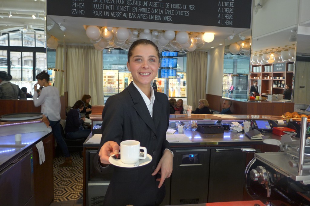 Un café au comptoir © GP