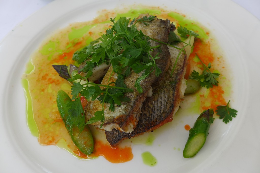 Brochet aux asperges © GP