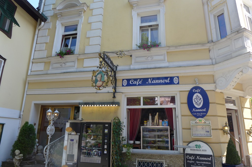 Un café dédié à Nannerl © GP