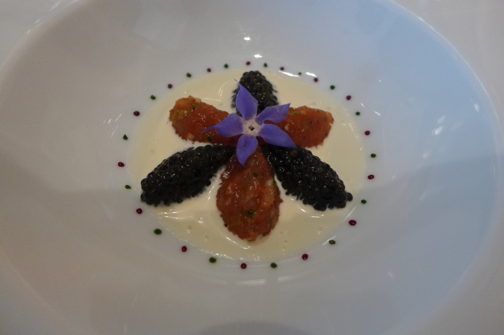 Velouté au homard et caviar (avant) © GP
