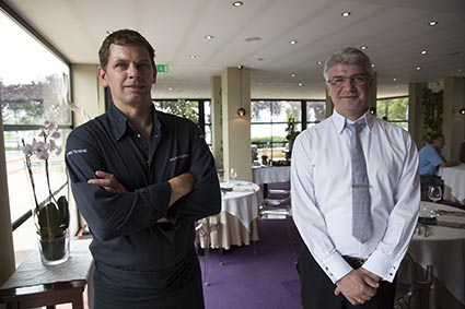 Bruno Pucheu et le service © Maurice Rougemont