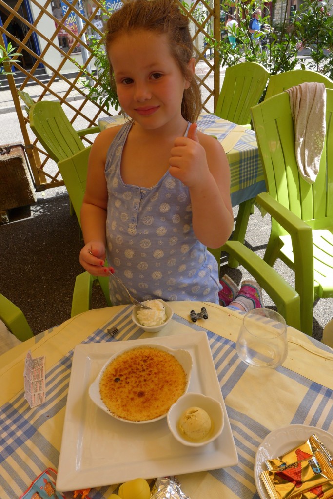 Ella et la crème brülée © GP