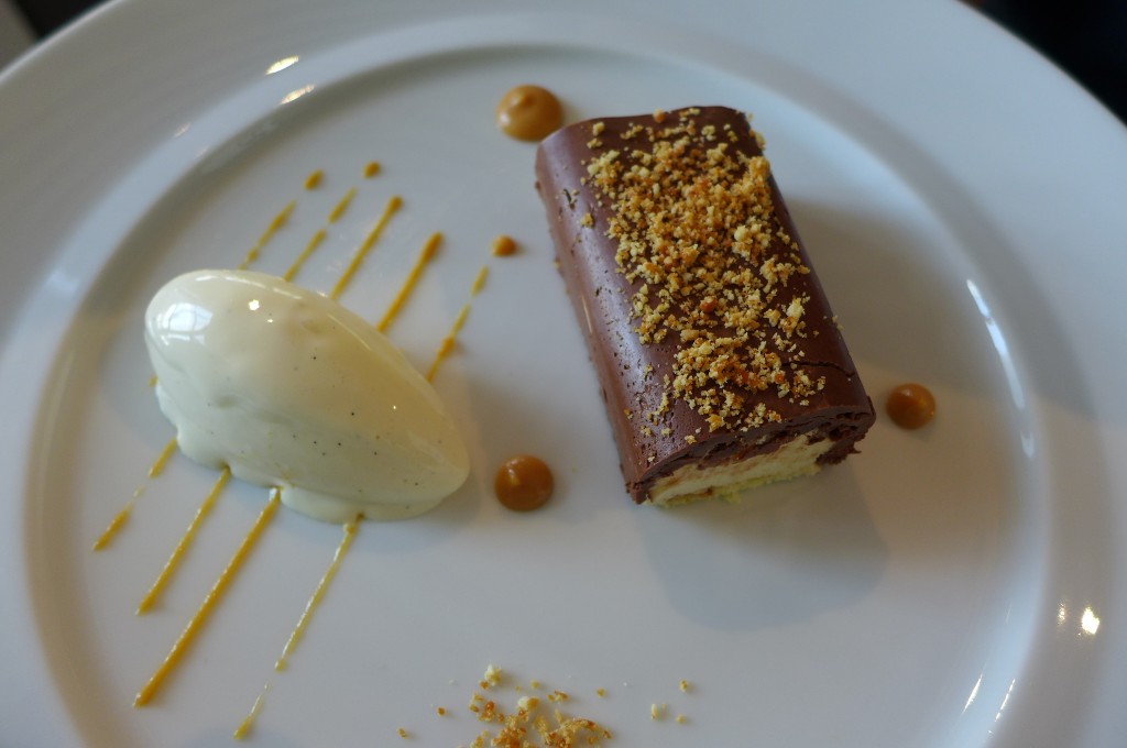 Barre chocolat-cacahuète et glace vanille © GP
