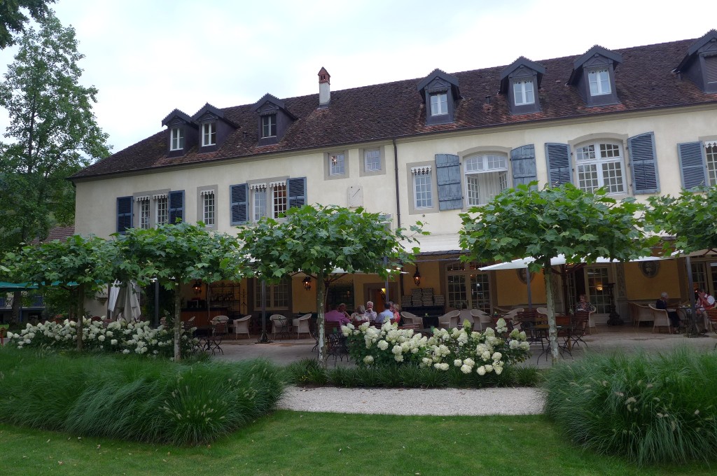 Le château vu du parc © GP