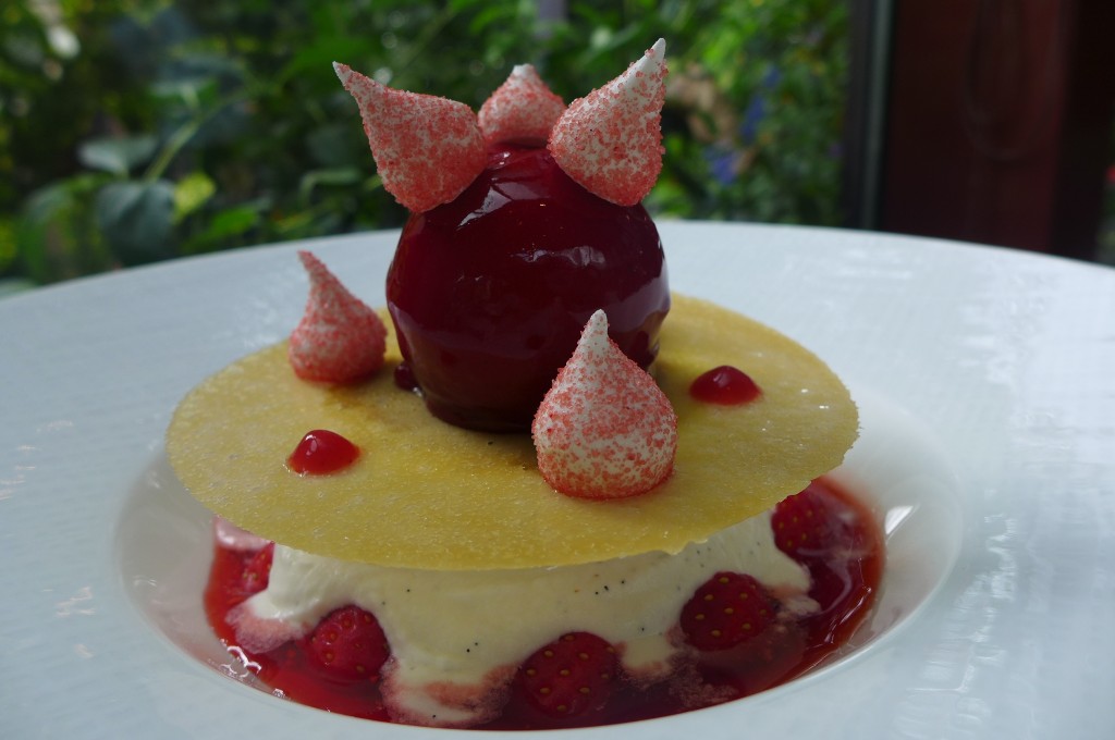 Fraise en vacherin © GP
