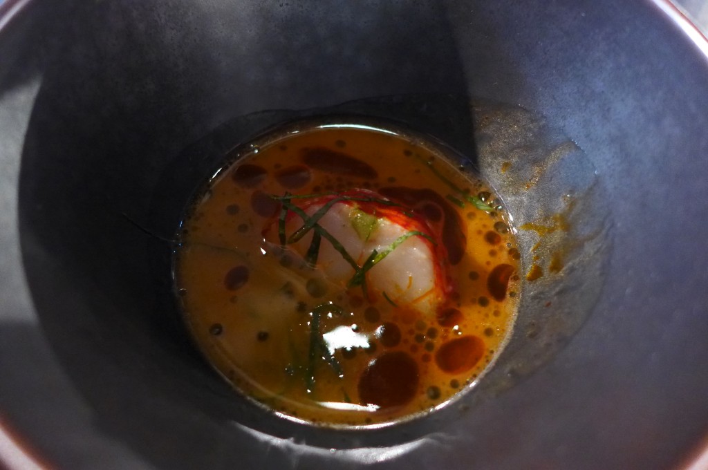 Homard et bouillon thaï © GP