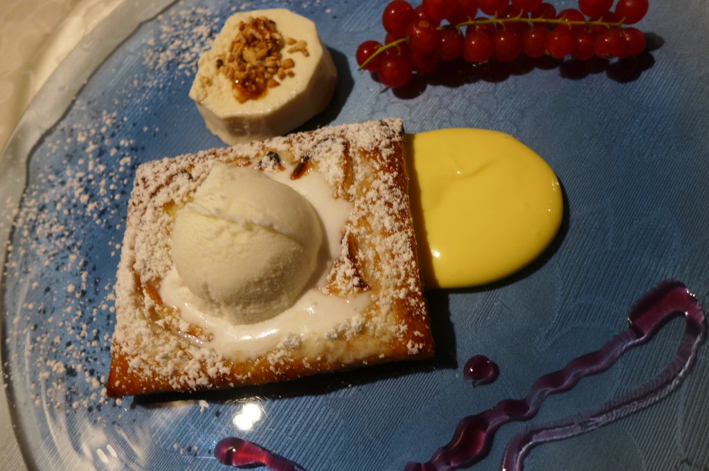 Semi-freddo et tarte aux pommes © GP