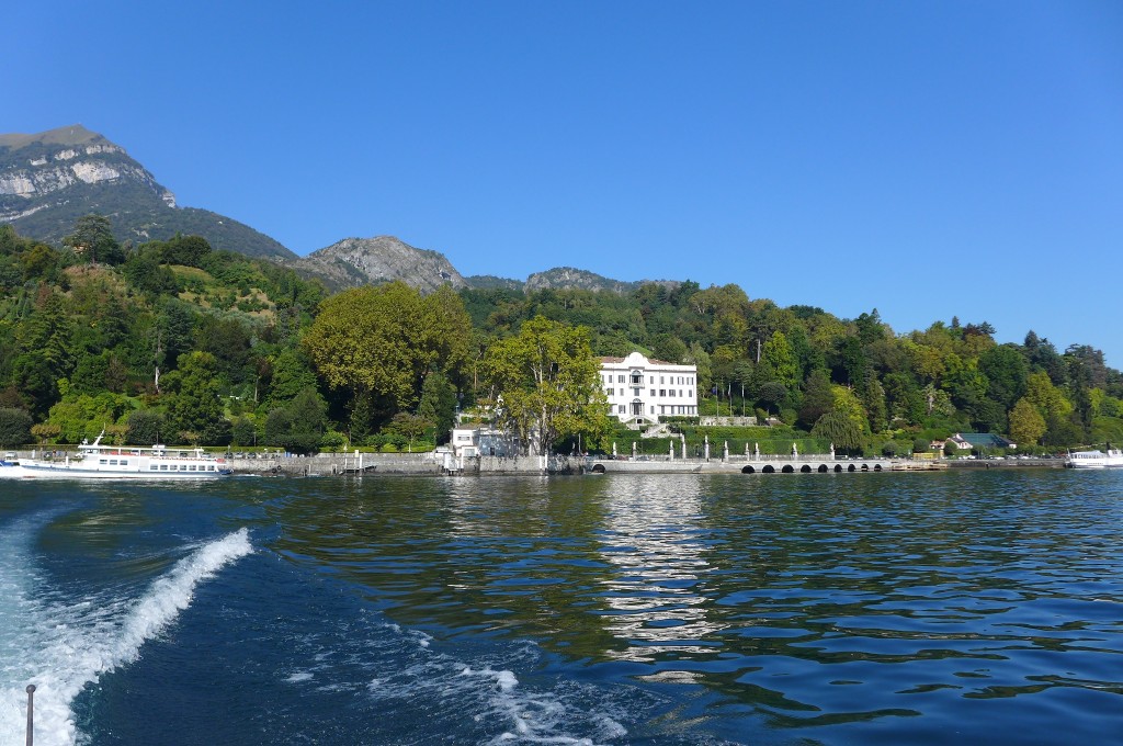Villa au bord du lac © GP