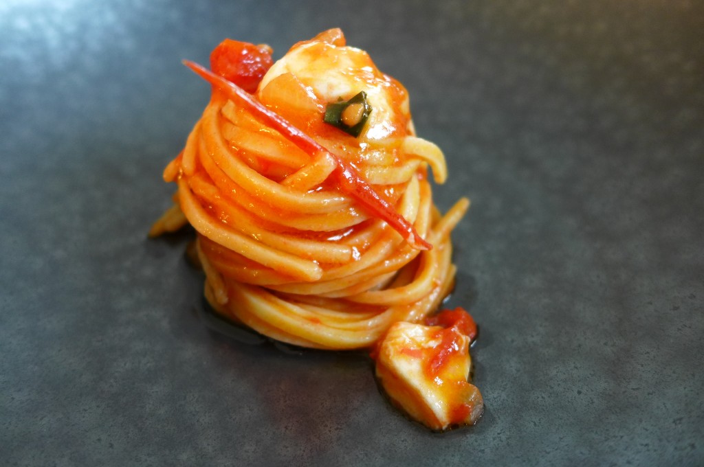 Spaghetti à la chitarra, mozzarella, tomate © GP