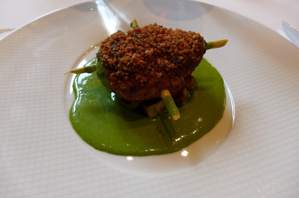 Ris de veau avec son crispy et son jus d'herbes © GP