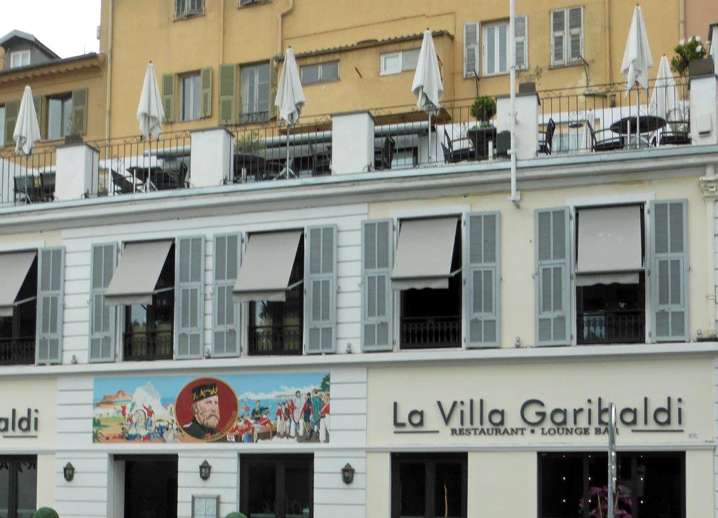 La façade © AA