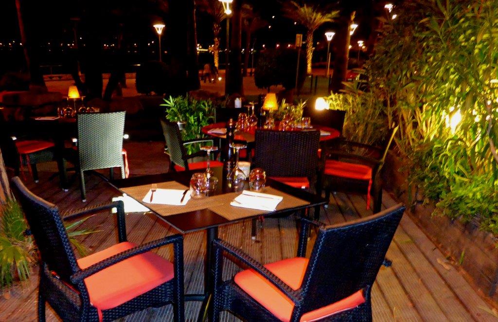 Terrasse côté mer © AA