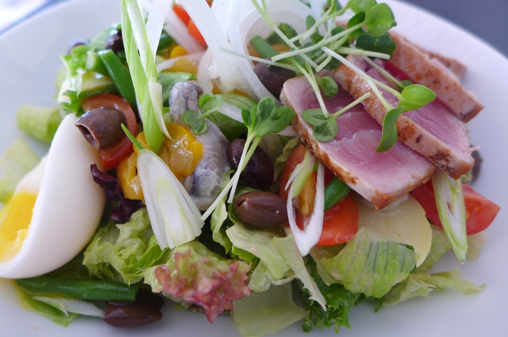 Salade façon niçoise au thon © GP