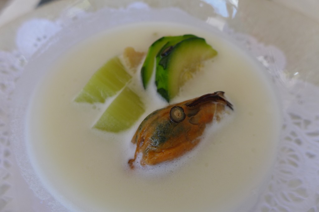 Clams pochés, courgettes et poireaux © GP
