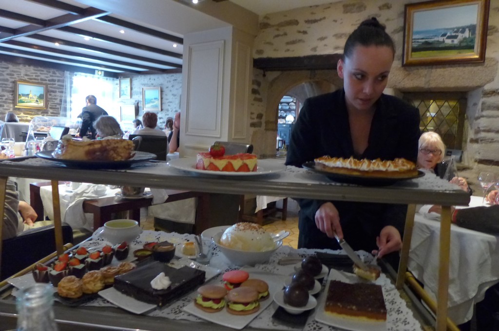Le chariot de desserts © GP