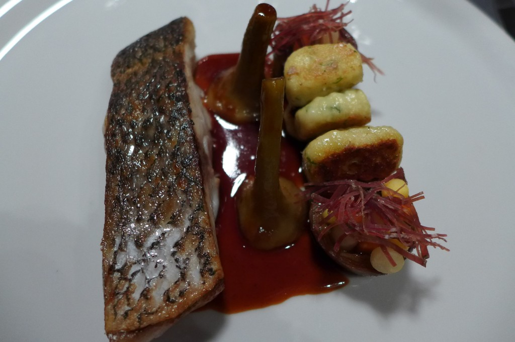 Maigre aux gnocchis et artichauts © GP