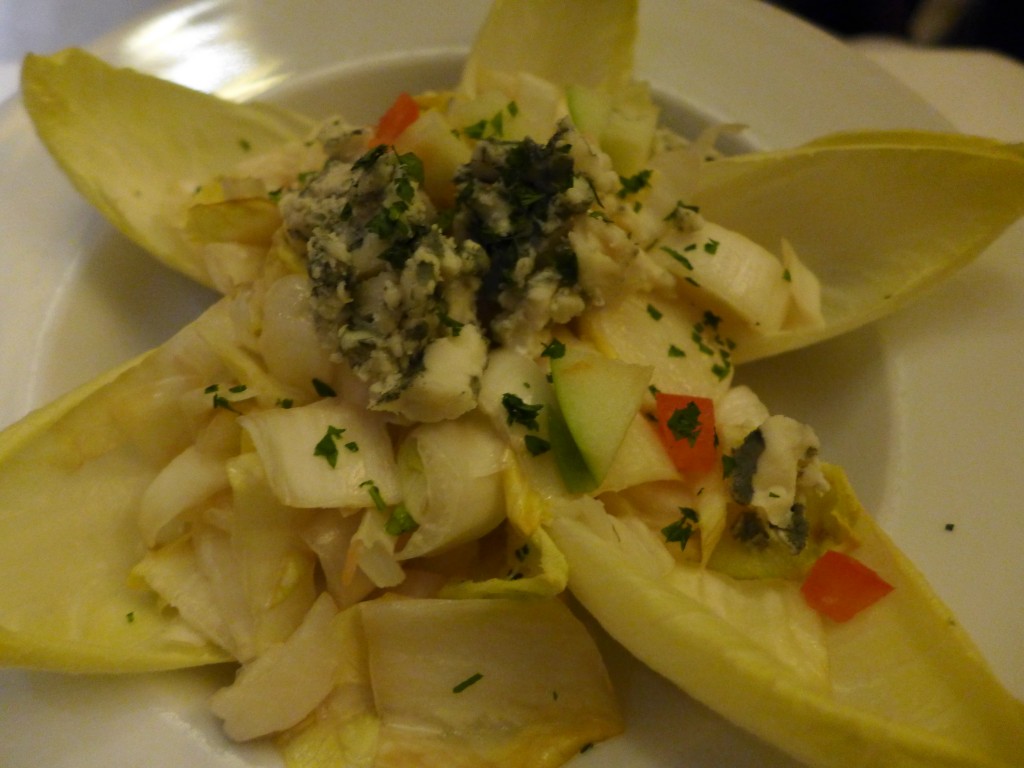 Salade d'endives au roquefort © GP