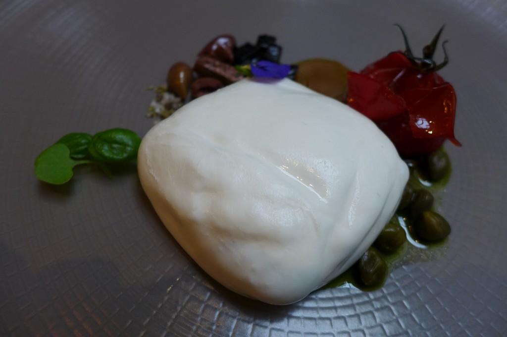 Burrata et câpres © GP