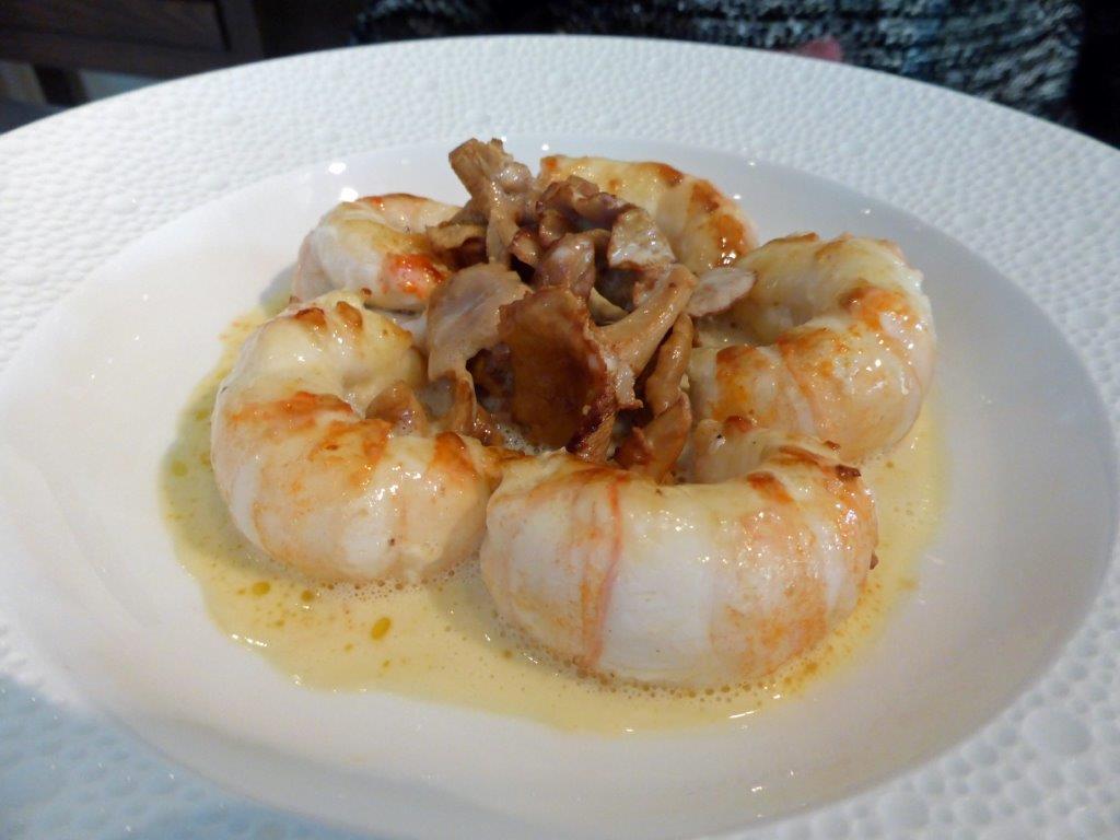 Langoustines poêlées aux girolles © AA