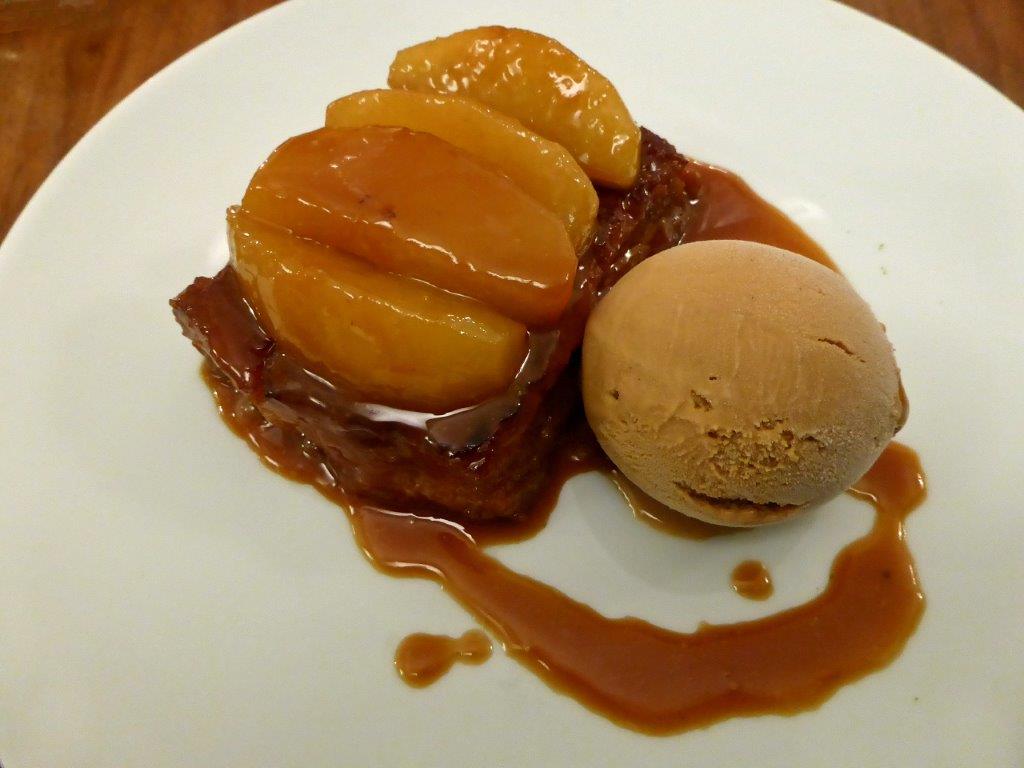 Poêlée de pommes sur brioche © AA