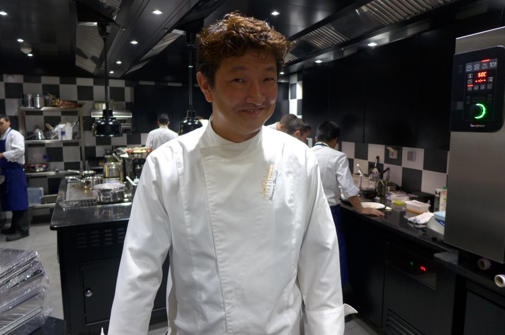 Tomonori en cuisine © GP