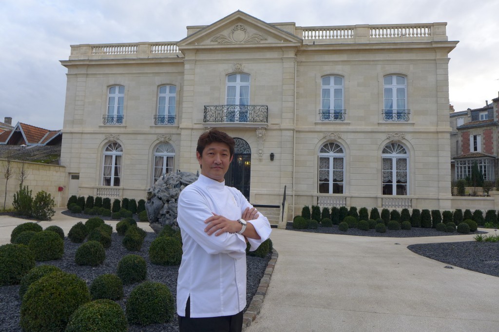 Tomonori Danzaki devant la Grande Maison © GP