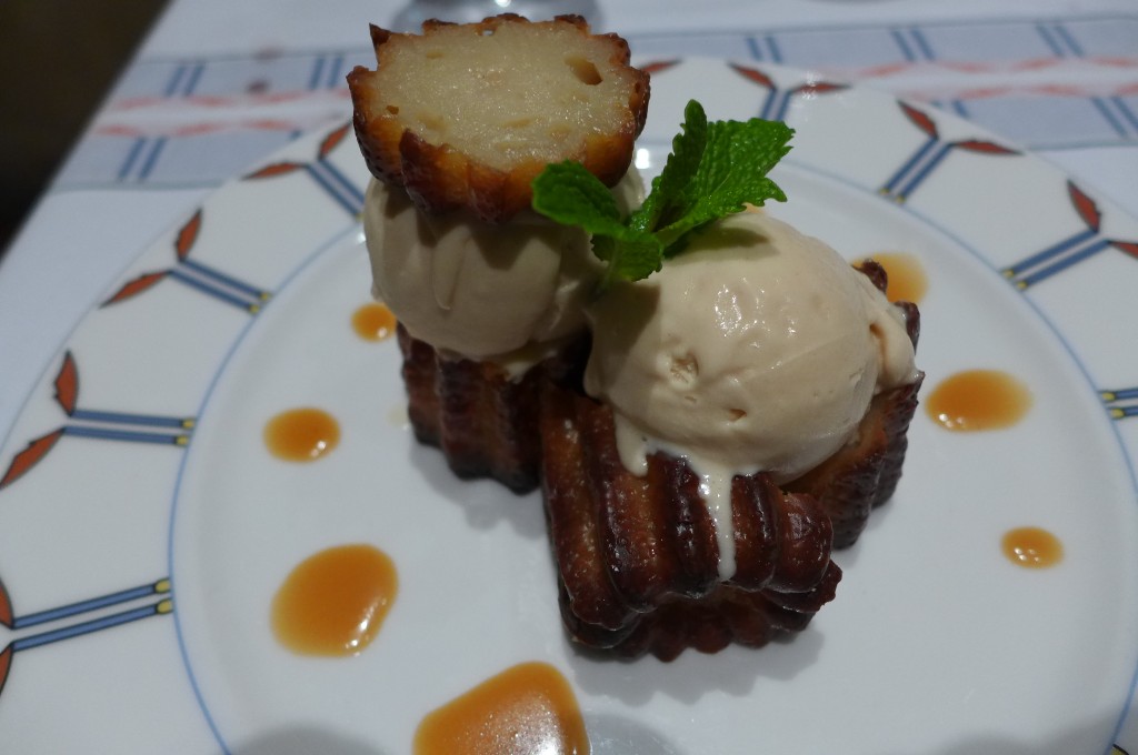 Gros cannelés et glace cannelle © GP