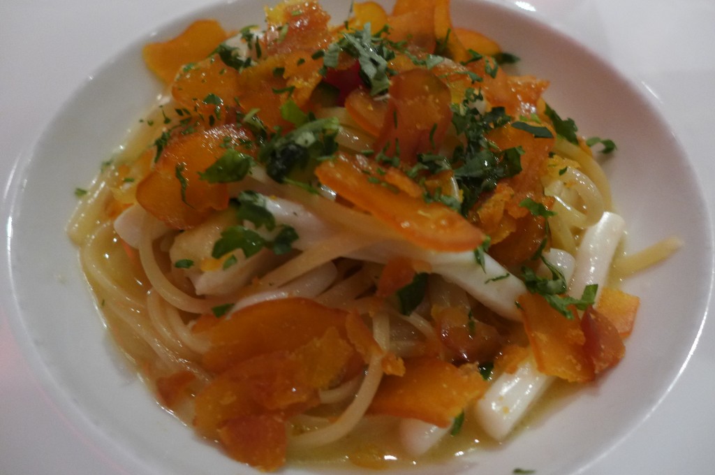 Linguine, calamars et poutargue © GP