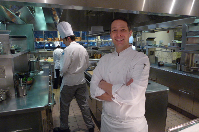 Mark Lapico en cuisine © GP