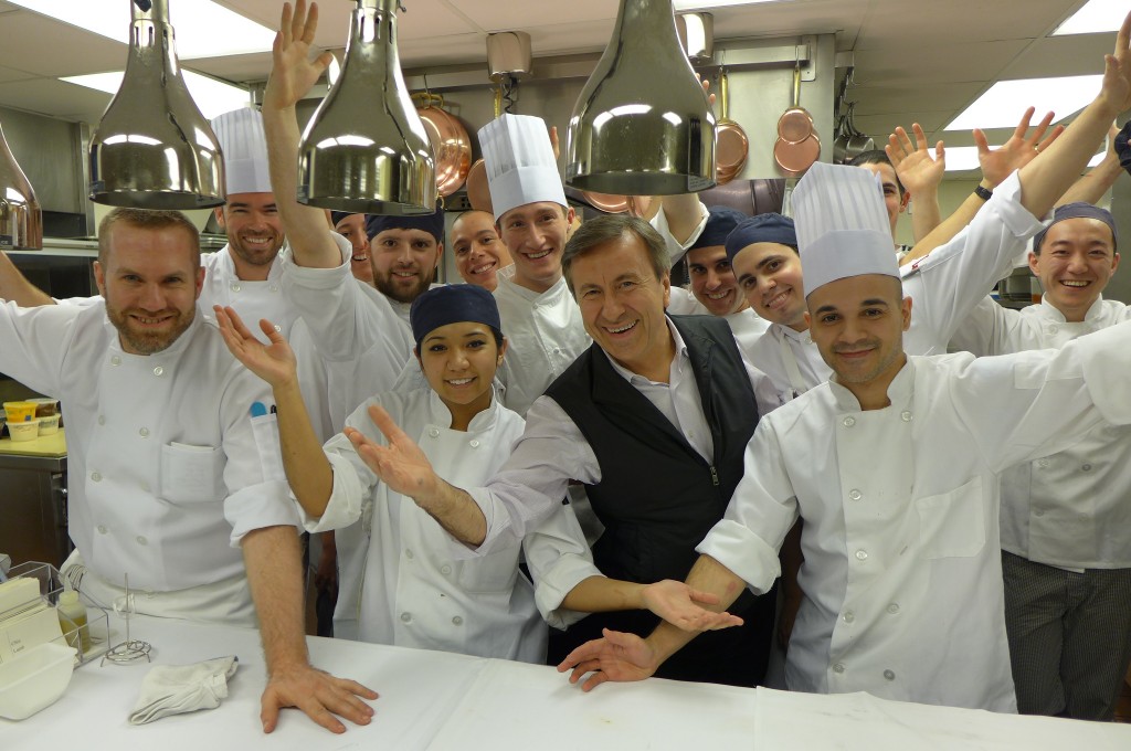 Daniel Boulud et l'équipe de cuisine © GP