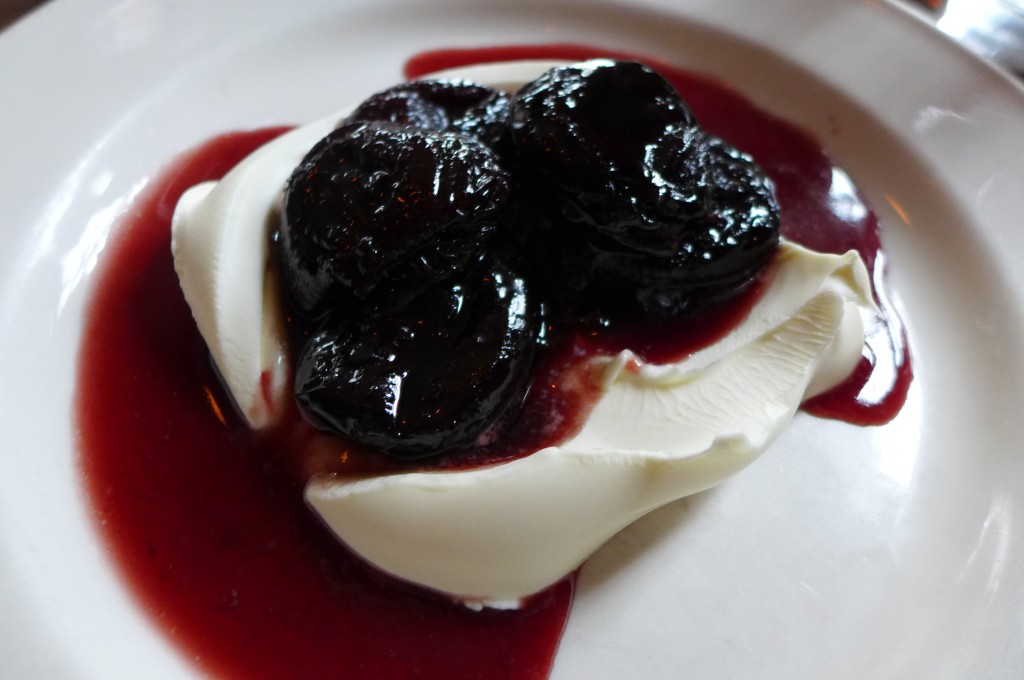 Mascarpone et pruneaux © GP
