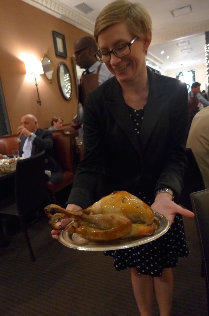 Le service de la pintade © GP