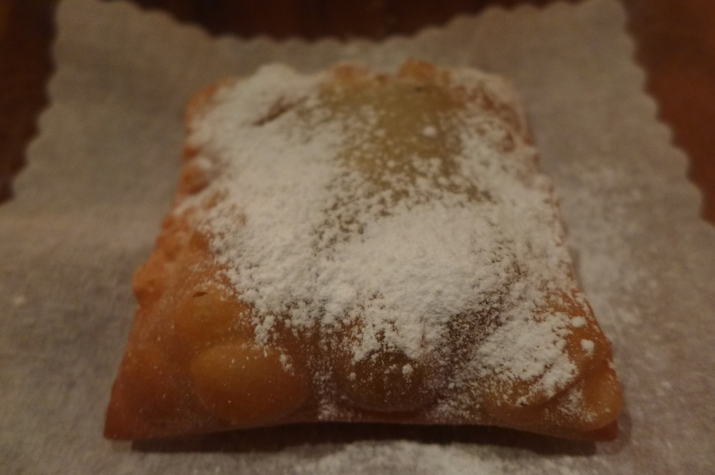 Beignet de jour d'église © GP