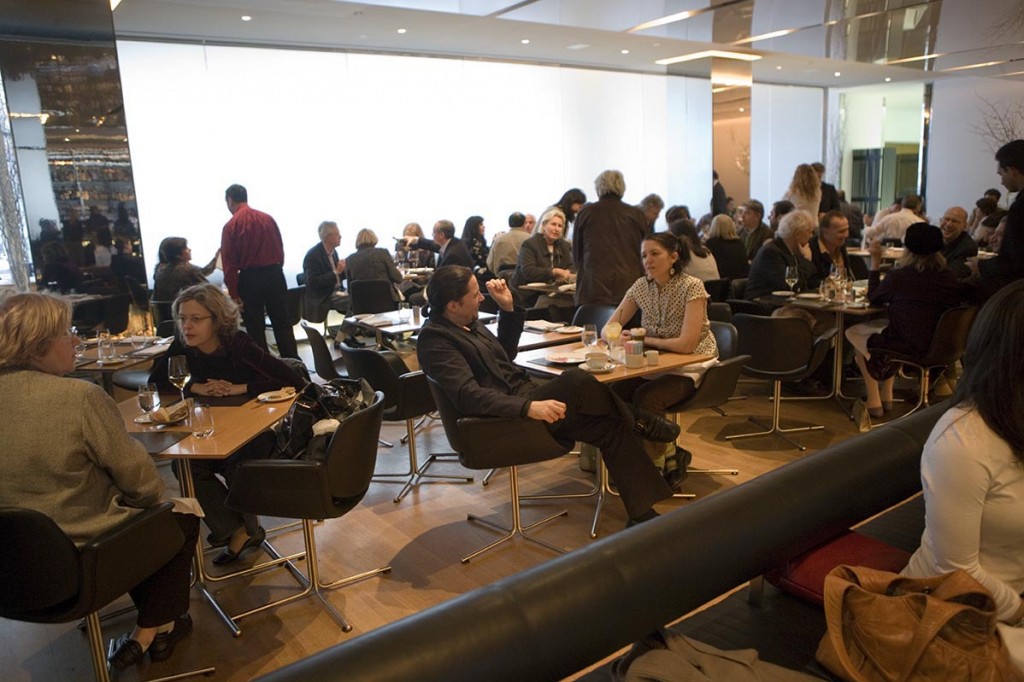 Ambiance brasserie © Maurice Rougemont