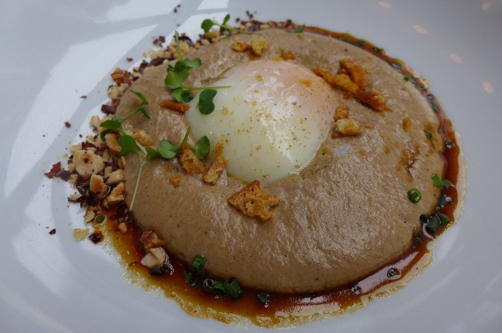 Oeuf parfait et crème de champignon © GP