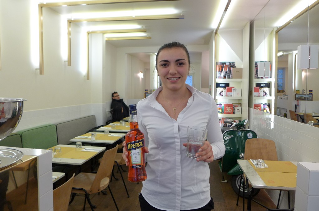 Le service et l'Aperol © GP
