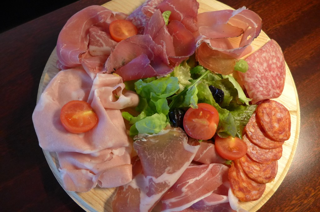 Assiette de charcuterie © GP