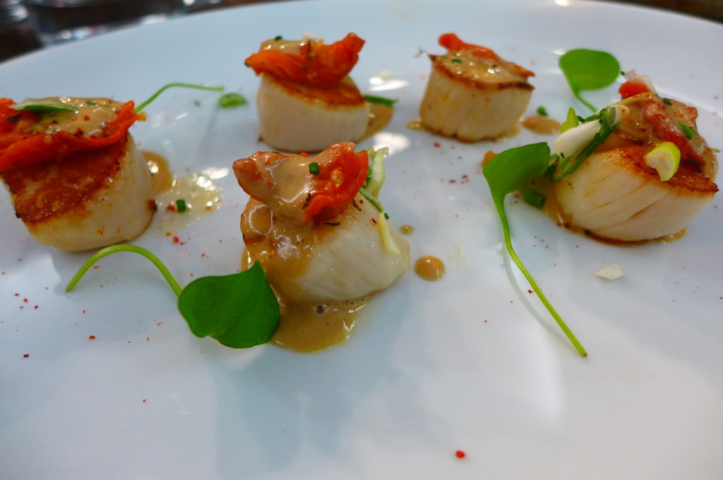 Saint-jacques aux oignons © GP