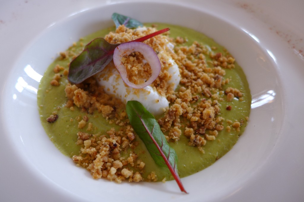 Oeuf poché, crème de brocoli © GP