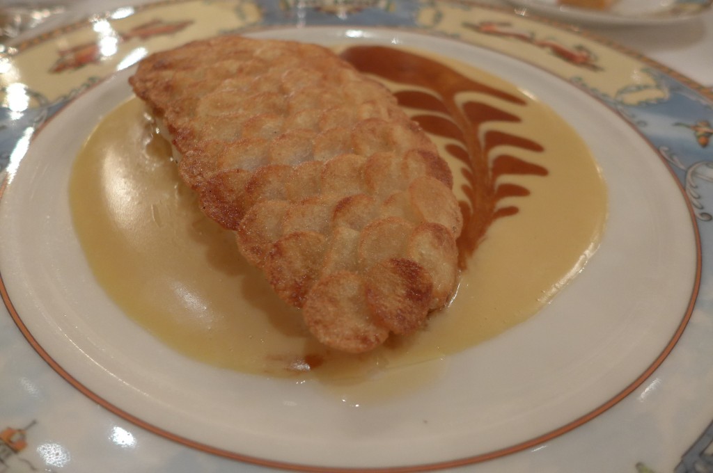 Rouget en écailles de pomme de terre © GP
