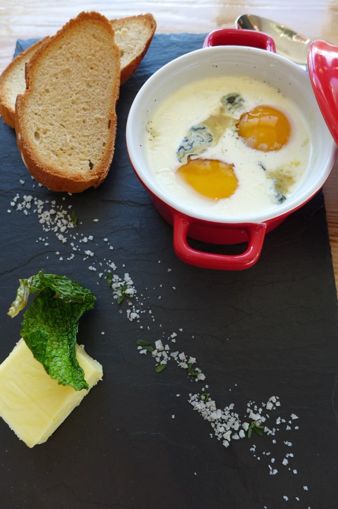 Oeuf cocotte au bleu de Bonneval © GP