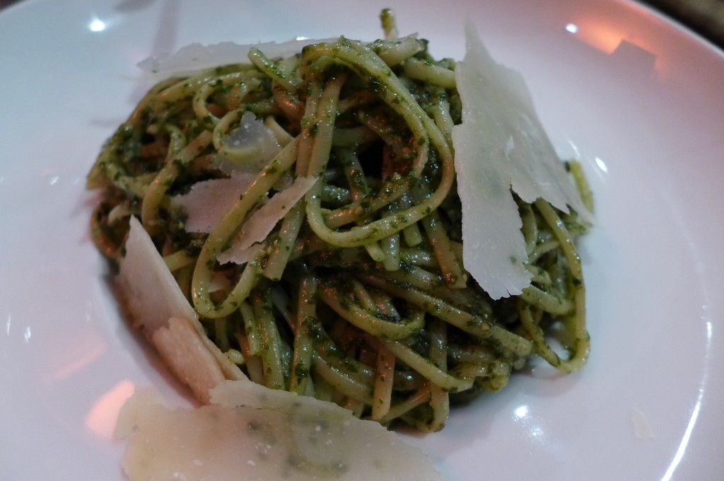 Linguine al pesto © GP