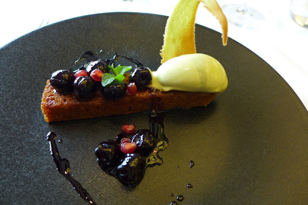 Cerises et glace pistache © GP