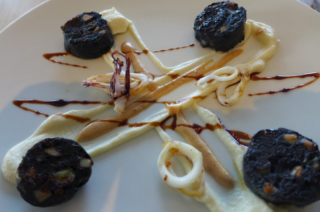 Chipirons à l'encre et framboise © GP