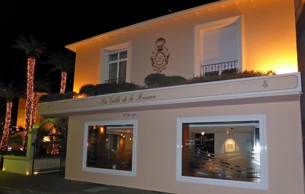 Façade © AA