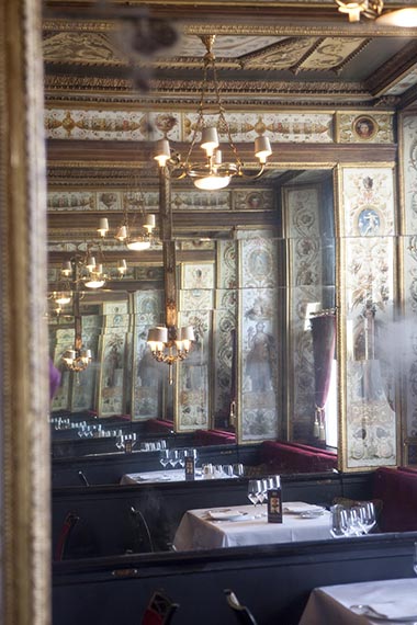 Europe/France/Paris. Restaurant le Grand Véfour. La salle style directoire
