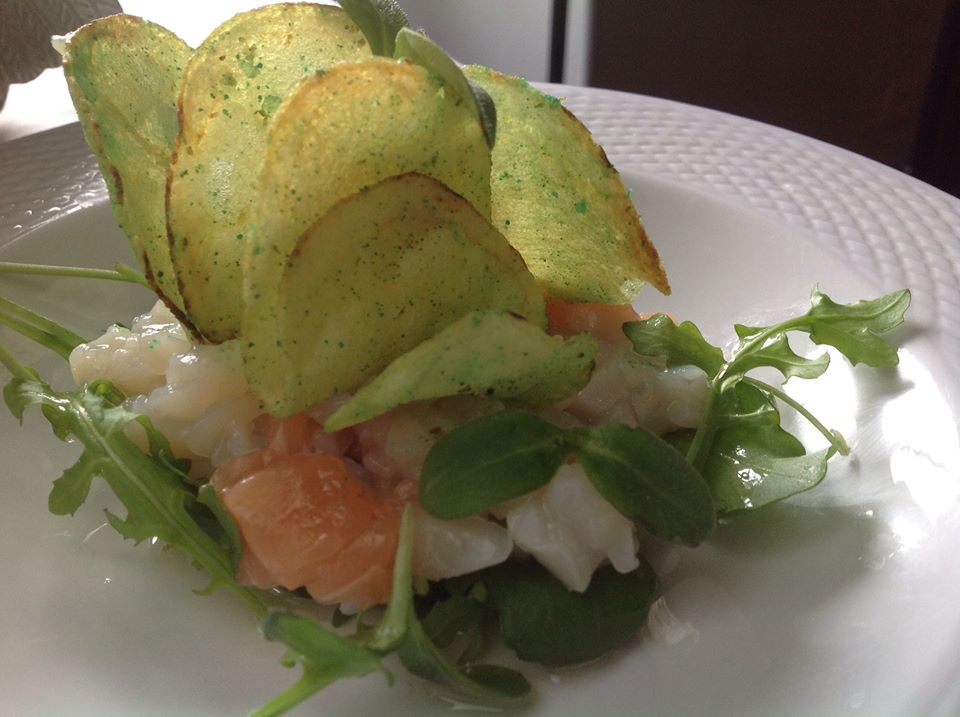 Tartare de poisson au wasabi et feuilles de bourrache © DR