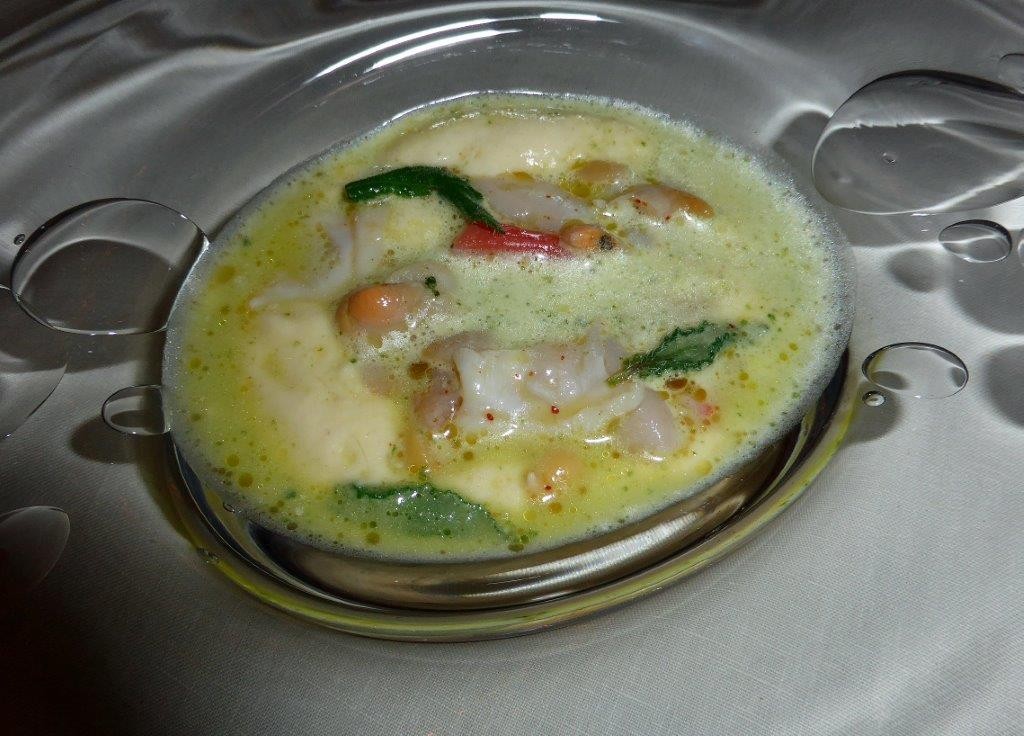 Coquillages et pois chiches © AA