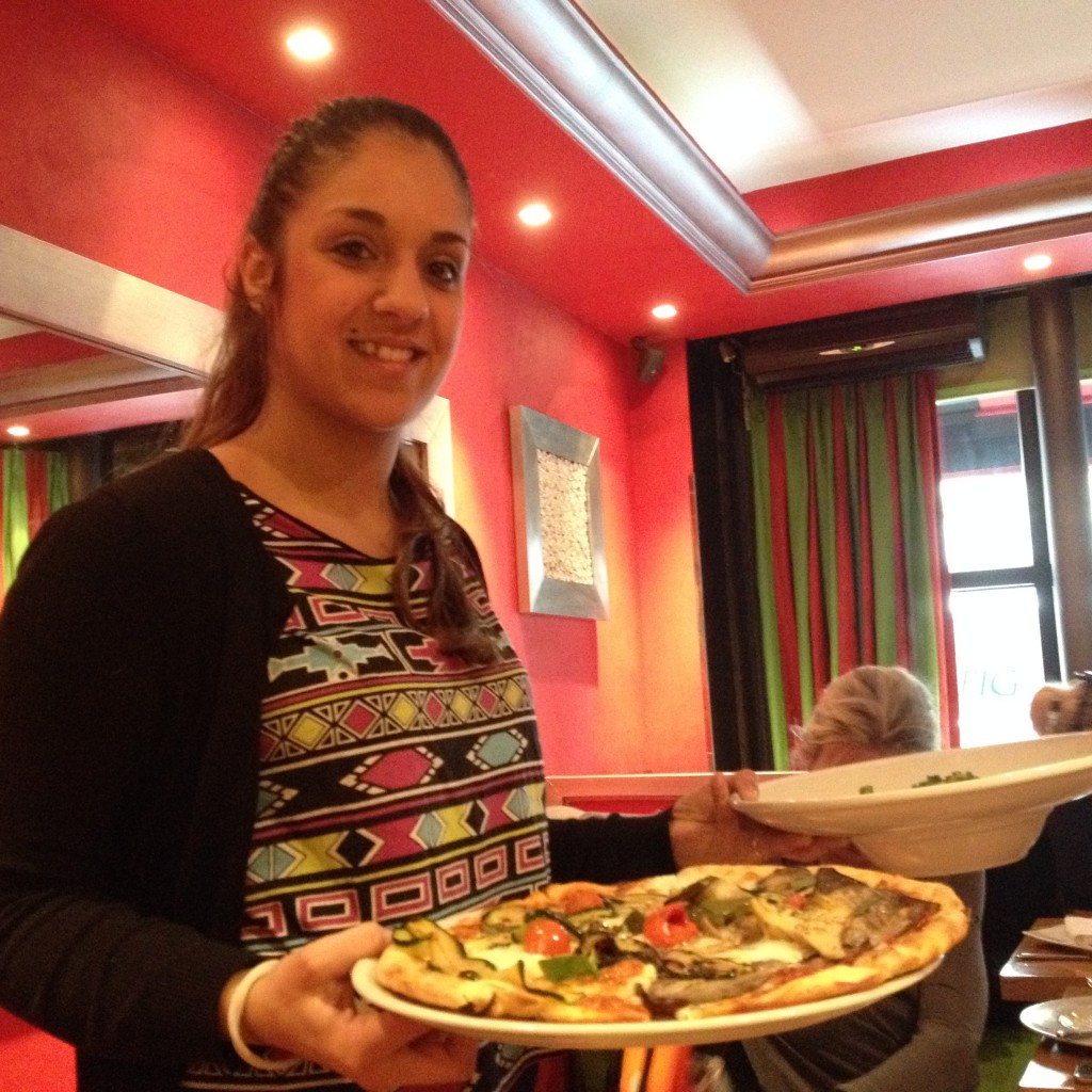 Service de la pizza aux légumes © GP
